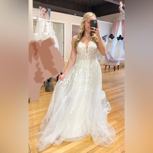 Unaltered size 8 wedding dress